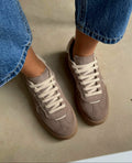 Casual Greige Sneakers - Warm Tones