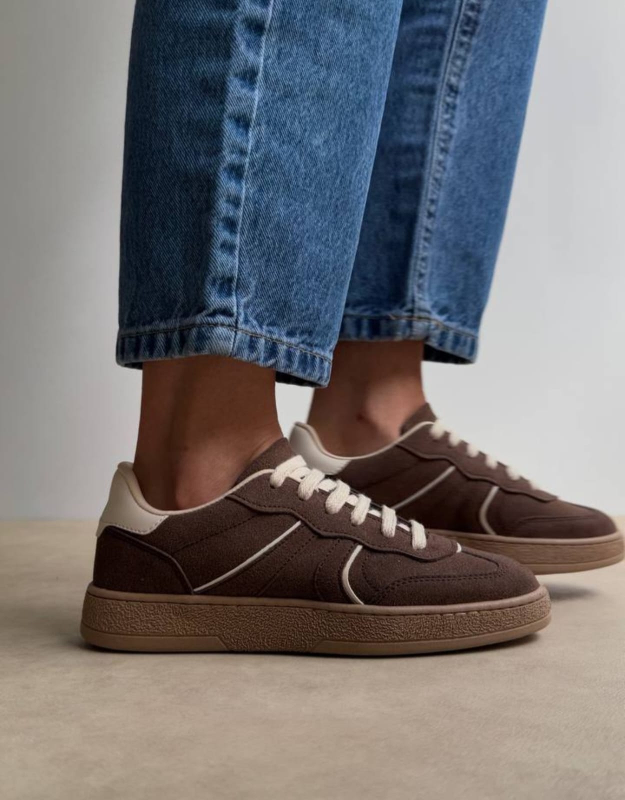 Casual Brown Sneakers - Warm Tones