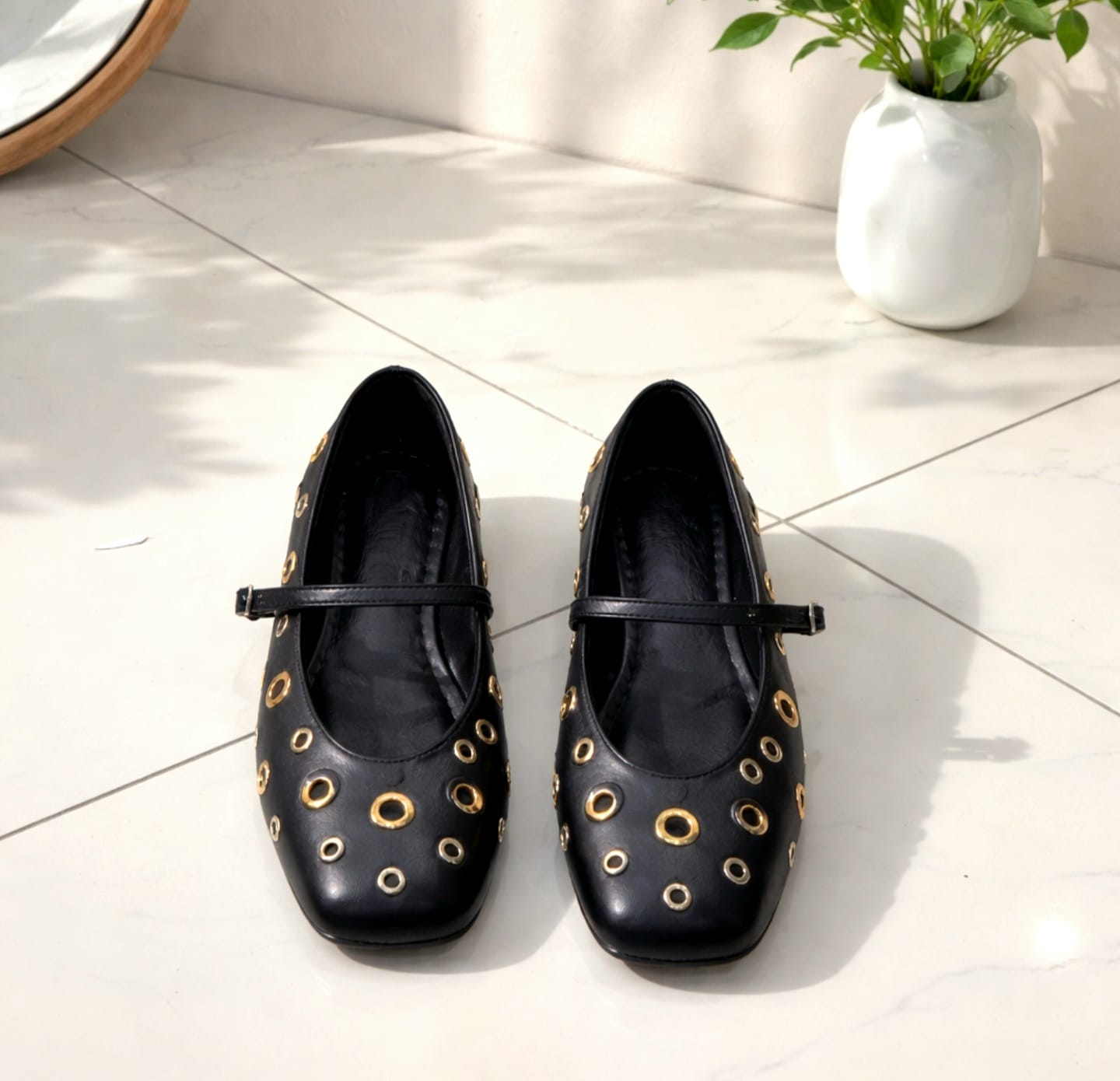 Squared Black Toe Ballerinas - Classic