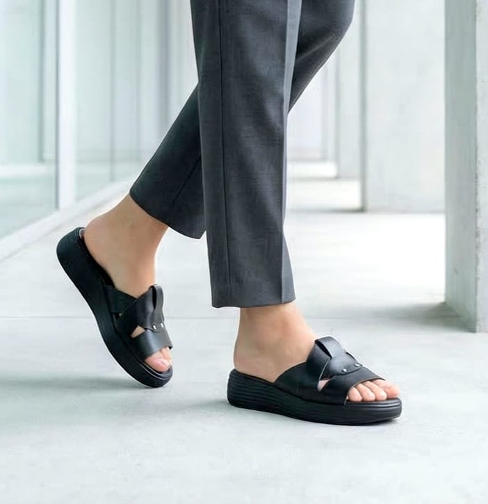 4cm Leather Wedge Sandals