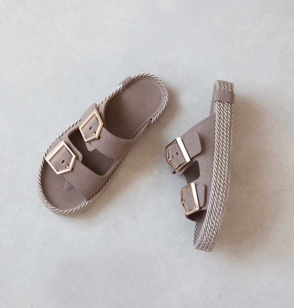Adjustable band suede slides